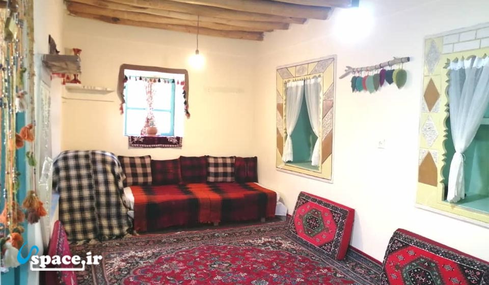 نمای داخلی اتاق سنجد اقامتگاه بوم گردی داربوم - همدان - روستای ارزان فود