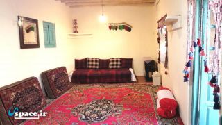 نمای داخلی اتاق سپیدار اقامتگاه بوم گردی داربوم - همدان - روستای ارزان فود