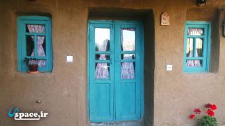 نمای بیرونی اتاق کانکت گردو اقامتگاه بوم گردی داربوم - همدان - روستای ارزان فود